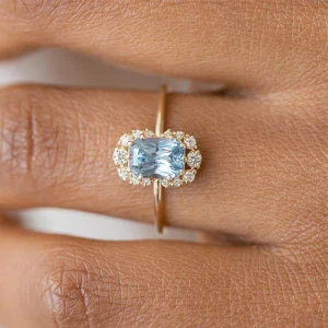 Saffierring Dames Blauw - Kussengeslepen Omringd Diamanten - Zilver